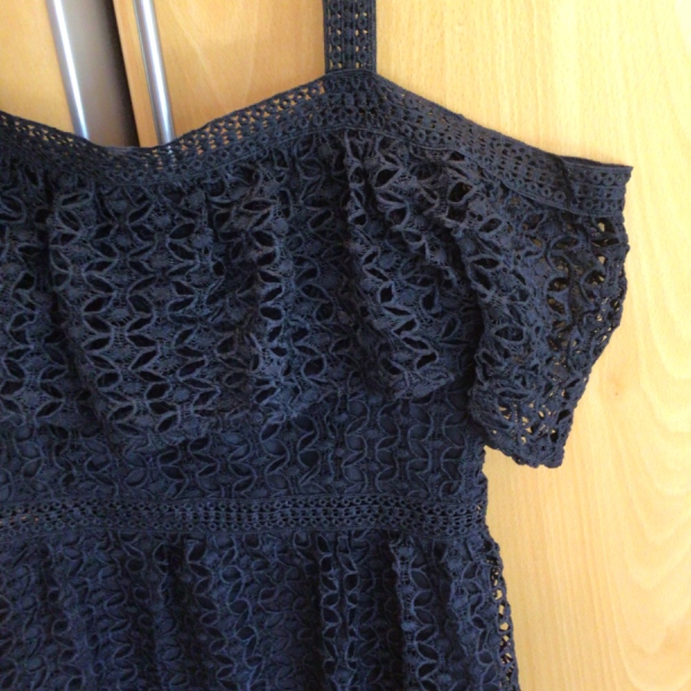 Fun Flirty Dress With Ruffle NWT - Picture 3 of 6